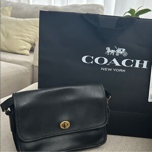 Vintage Coach Black Leather Shoulder Bag